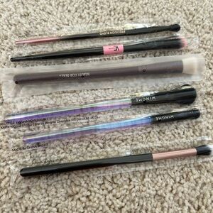 Wingme Makeup Brush Set - Black and Iridescent